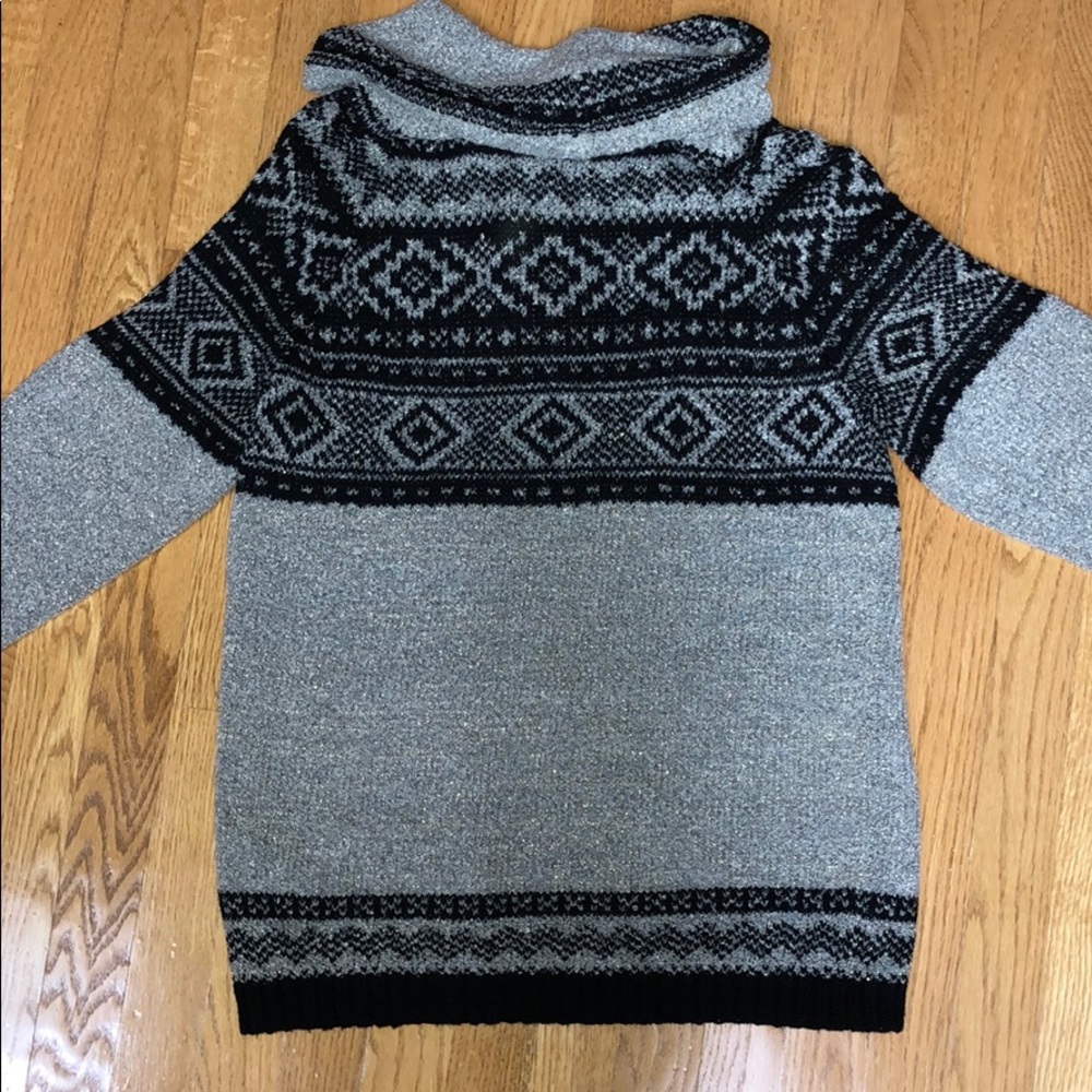 sweater - Picture 2 of 5